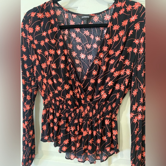 Express Blouse - Picture 2 of 5